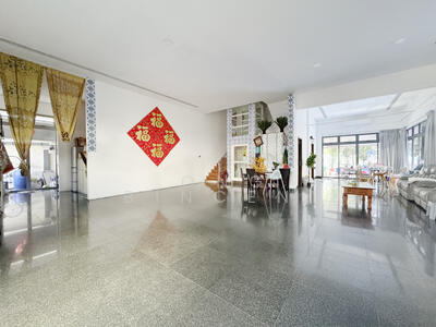 For Sale - Bungalow in Kovan