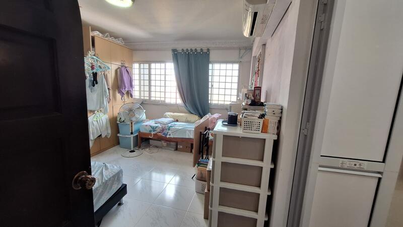 446 Hougang Avenue 8 HDB Flat For Sale at S$ 1,200,000 | PropertyGuru Singapore - Bedroom
