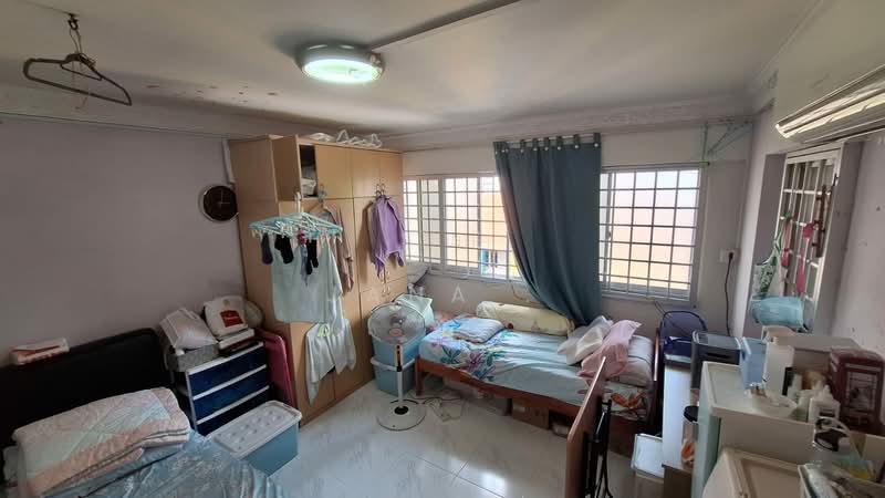 446 Hougang Avenue 8 HDB Flat For Sale at S$ 1,200,000 | PropertyGuru Singapore - Bedroom