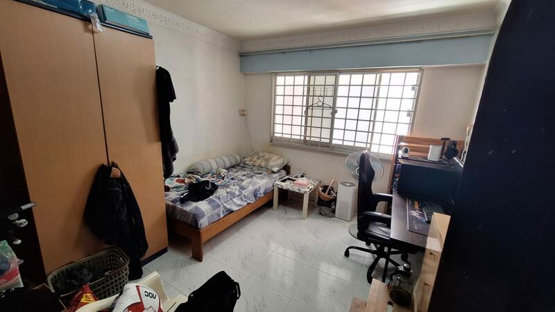 446 Hougang Avenue 8 HDB Flat For Sale at S$ 1,200,000 | PropertyGuru Singapore - Bedroom