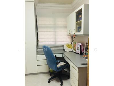 For Rent - 482 Admiralty Link