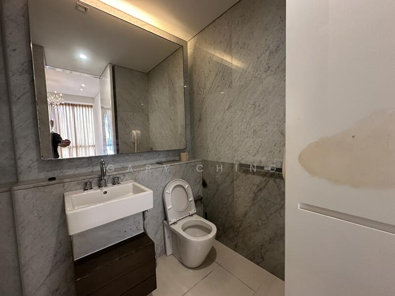Scotts Square, 6 Scotts Road, 2 Bedrooms, 893 sqft, Apartment For Rent, by Gary Ching, 25639553 - Common Room Toilet - PropertyGuru.com.sg