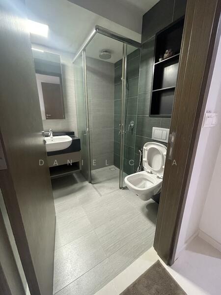 Liv on Wilkie, Wilkie Terrace, 1 Bedroom, 452 sqft, Apartment For Rent, by Daniel Chua, 25639628 - Bathroom - PropertyGuru.com.sg