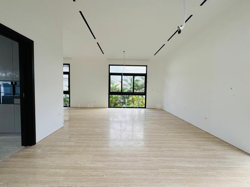 For Sale - Brand new & freehold bungalow, 4 levels with Lift, swimming Pool, wide frontage to Park 4 cars