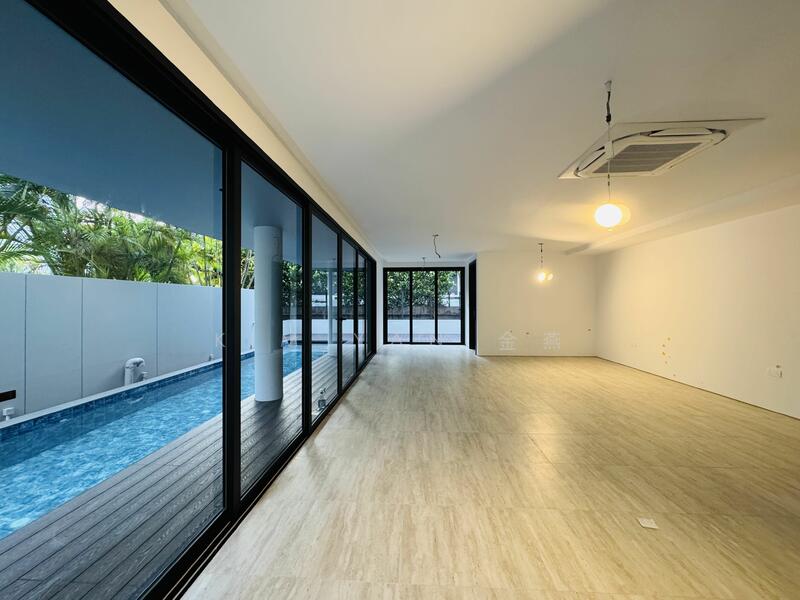 For Sale - Brand new & freehold bungalow, 4 levels with Lift, swimming Pool, wide frontage to Park 4 cars