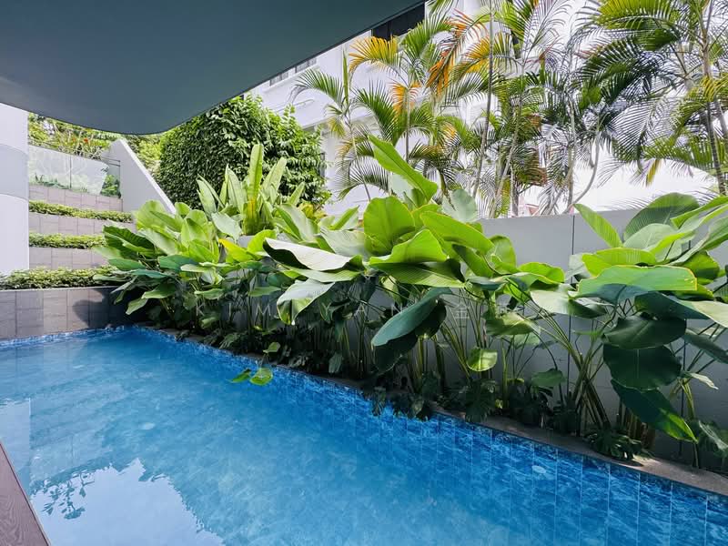 Brand new & freehold bungalow, 4 levels with Lift, swimming Pool, wide frontage to Park 4 cars, 1km to Henry Park Primary Sch-call 8130 3636 view, 6 Bedrooms, 12,110 sqft, Bungalow House For Sale, by Kim Yan 金燕, 25640075 - PropertyGuru.com.sg