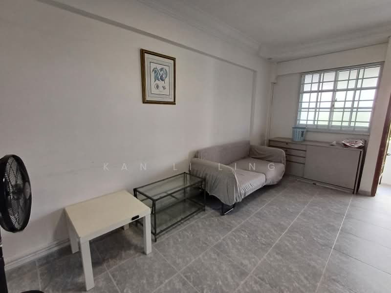 513 Ang Mo Kio Avenue 8, 513 Ang Mo Kio Avenue 8, 2 Bedrooms, 721 sqft, HDB Flat For Rent, by Kan Li Ling, 25640248 - Living Room - PropertyGuru.com.sg