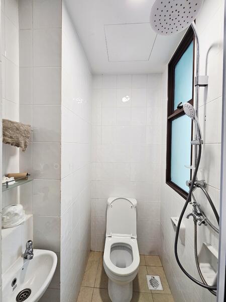 Varsity Park Condominium, 28 West Coast Road, Room Rental, 150 sqft, Condominium For Rent, by Yohanna Lie, 25640524 - Bathroom - PropertyGuru.com.sg