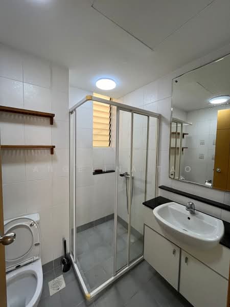 Sims Green, 7 Lorong 27A Geylang, Room Rental, 250 sqft, Apartment For Rent, by Angelina Tao, 25640784 - Bathroom - PropertyGuru.com.sg