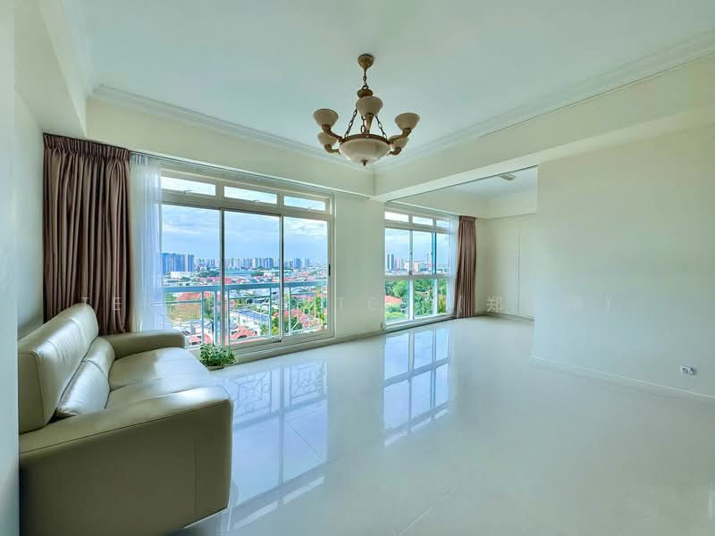 Santa Fe Mansions, 2A Margate Road, 3 Bedrooms, 1,163 sqft, Condominium For Sale, by Terence Tee (郑志翔), 25640985 - Living Room - PropertyGuru.com.sg