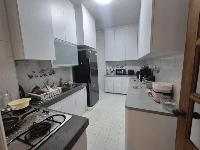 Master Room @ Kum Hing Court! 5 mins to Orchard!, , Room Rental, 200 sqft, Apartment For Rent, by Evan Tan, 25641246 - PropertyGuru.com.sg
