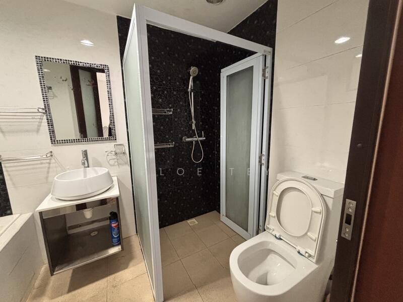 Summerdale, Boon Lay Drive, 3 Bedrooms, 1,399 sqft, Condominium For Rent, by Chloe Tey, 25641830 - Bathroom - PropertyGuru.com.sg