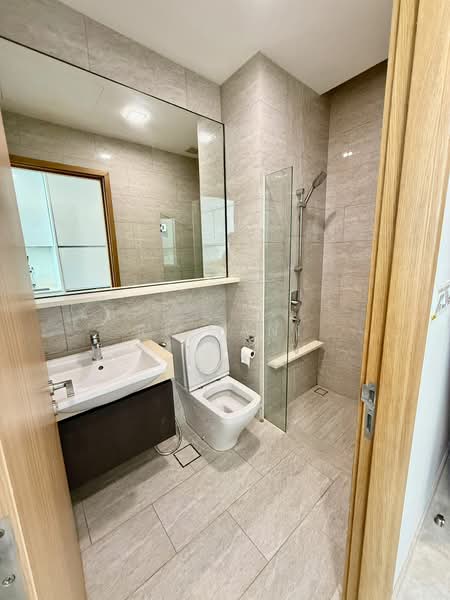 City Gate, 371 Beach Road, Studio, 280 sqft, Condominium For Rent, by R. Mani, 25641838 - Bathroom - PropertyGuru.com.sg