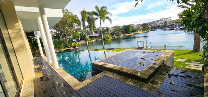 PARADISE ISLAND, Detached with Pool for Rent