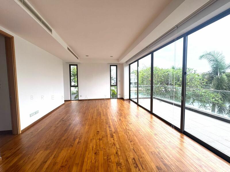 PARADISE ISLAND, Detached with Pool for Rent