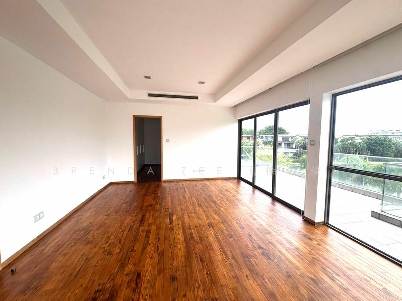 PARADISE ISLAND, Detached with Pool for Rent