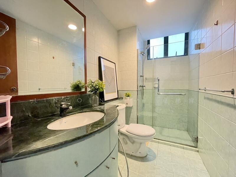 Summerdale, Boon Lay Drive, Room Rental, 100 sqft, Condominium For Rent, by Lincoln Toh 卓林肯, 25642196 - Bathroom - PropertyGuru.com.sg