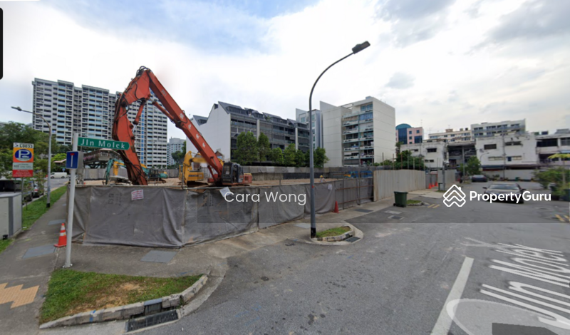 For Sale - Inter Terrace Landed Property (Ground Floor) at Jalan Molek for Sale.