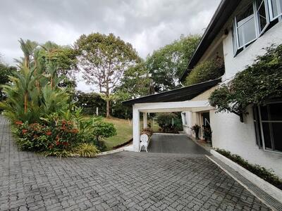 For Sale - Bin Tong Park Lovely Plot ☎️ 8321.8433