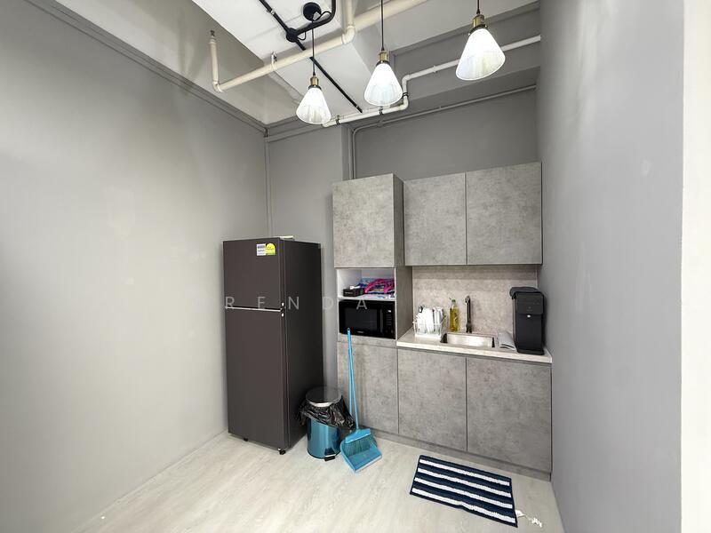 Wcega Tower, 21 Bukit Batok Crescent, 2,000 sqft, Light Industrial (B1) For Rent, by Brenda Koh, 25642443 - Kitchen - CommercialGuru.com.sg