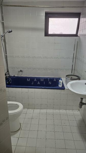 Bayshore Park, 64 Bayshore Road, 3 Bedrooms, 1,292 sqft, Condominium For Rent, by Mamta Jain, 25642916 - Bathroom - PropertyGuru.com.sg