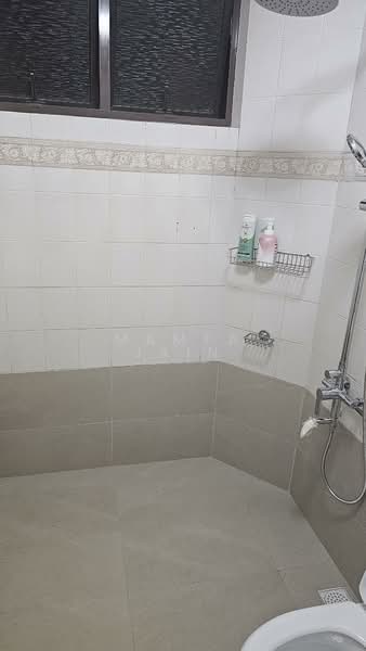 Bayshore Park, 64 Bayshore Road, 3 Bedrooms, 1,173 sqft, Condominium For Rent, by Mamta Jain, 25642916 - Bathroom - PropertyGuru.com.sg