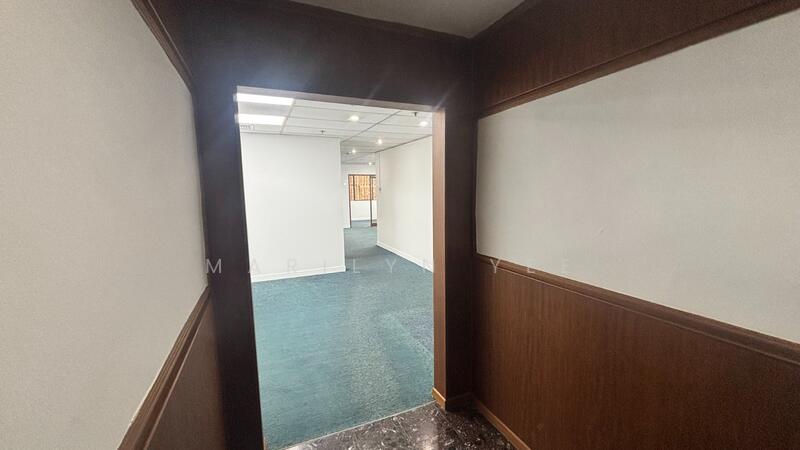 International Plaza, 10 Anson Road, Chinatown / Tanjong Pagar, 1,378 sqft, Office For Rent, by Marilyn Yee, 25643008 - Hallway - CommercialGuru.com.sg