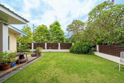 For Sale - $1200psf FH Detached Potential or Subdivide, Private Corner Plot