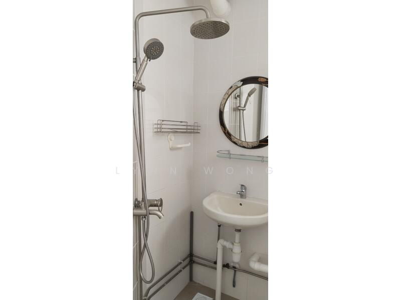 261 Jurong East Street 24, 261 Jurong East Street 24, Room Rental, 120 sqft, HDB Flat For Rent, by Lynn Wong, 25643052 - Bathroom - PropertyGuru.com.sg