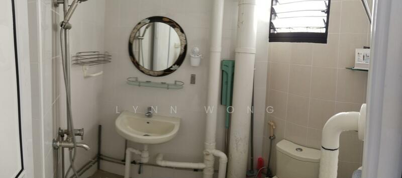 261 Jurong East Street 24, 261 Jurong East Street 24, Room Rental, 120 sqft, HDB Flat For Rent, by Lynn Wong, 25643052 - Bathroom - PropertyGuru.com.sg