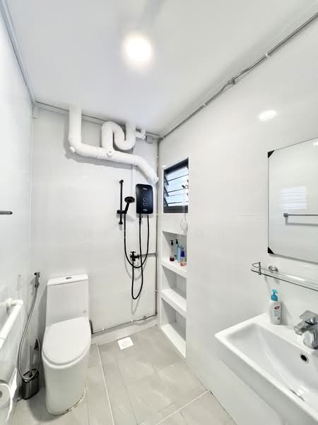 501 Choa Chu Kang Street 51, 501 Choa Chu Kang Street 51, Room Rental, 130 sqft, HDB Flat For Rent, by Nick Toh, 25643525 - Bathroom - PropertyGuru.com.sg