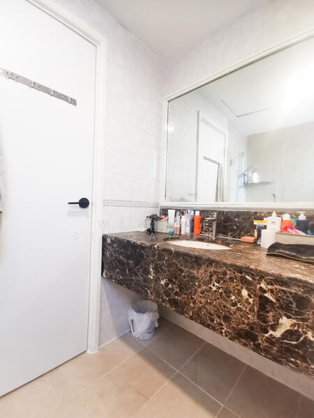 Common Toilet and Bathroom No.1