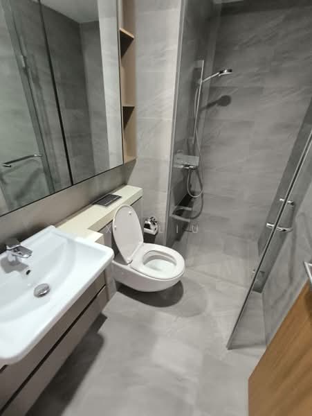 Stirling Residences, 21 Stirling Road, 2 Bedrooms, 678 sqft, Condominium For Rent, by XY Liu, 25643801 - Bathroom - PropertyGuru.com.sg