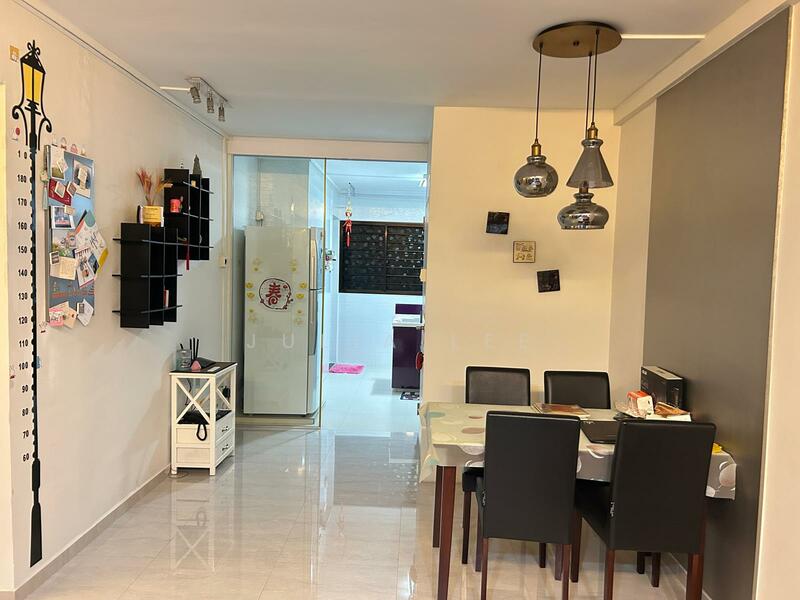372 Bukit Batok Street 31, 372 Bukit Batok Street 31, 2 Bedrooms, 721 sqft, HDB Flat For Rent, by Julia Lee, 25643967 - Dining Room - PropertyGuru.com.sg