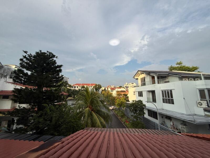 For Sale - LANDED SERANGOON TERRACE MOVE IN READY