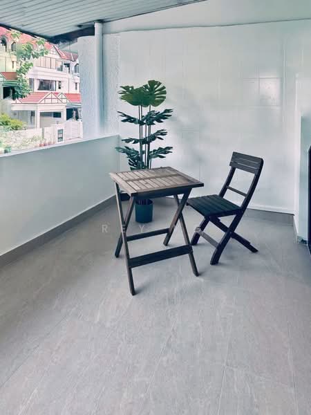 langsat road, Langsat road, Room Rental, 350 sqft, Semi-Detached House For Rent, by Rey Ng, 25644229 - Balcony - PropertyGuru.com.sg