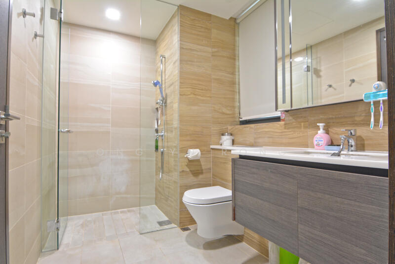 Sims Urban Oasis, 10 Sims Drive, 2 Bedrooms, 710 sqft, Condominium For Rent, by Ong Yu Rong, 25644342 - Bathroom - PropertyGuru.com.sg