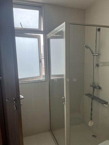 The Metropolitan Condominium, 8 Alexandra View, Alexandra / Commonwealth, 2 Bedrooms, 840 sqft, Condominium For Rent, by Kevin Ng, 2779834 - Bathroom - PropertyGuru.com.sg