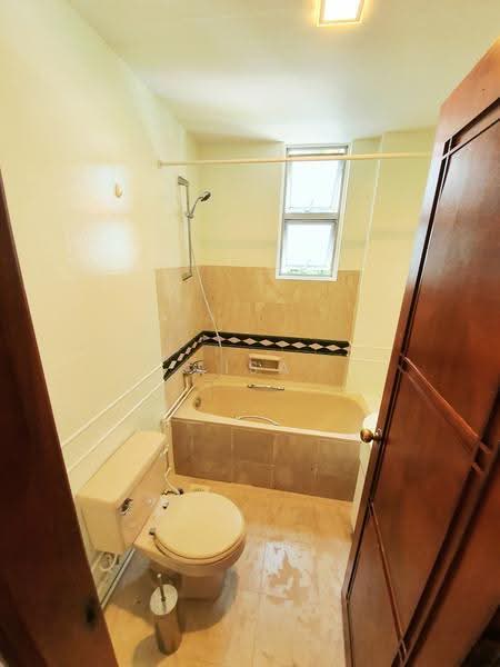 Pinetree Condo, 28 Balmoral park, Tanglin / Holland / Bukit Timah, 3 Bedrooms, 1,173 sqft, Condominium For Rent, by Lisa Tan, 2967541 - Bathroom - PropertyGuru.com.sg