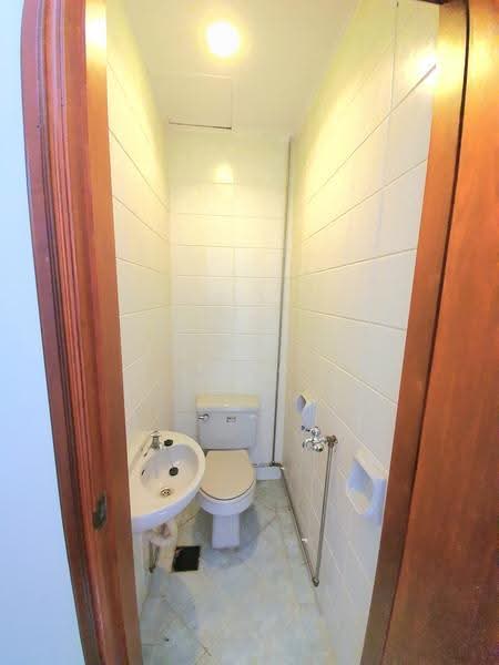 Pinetree Condo, 28 Balmoral park, Tanglin / Holland / Bukit Timah, 3 Bedrooms, 1,173 sqft, Condominium For Rent, by Lisa Tan, 2967541 - Bathroom - PropertyGuru.com.sg