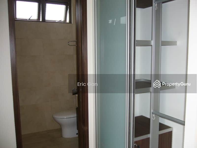 Master Bedroom Toilet