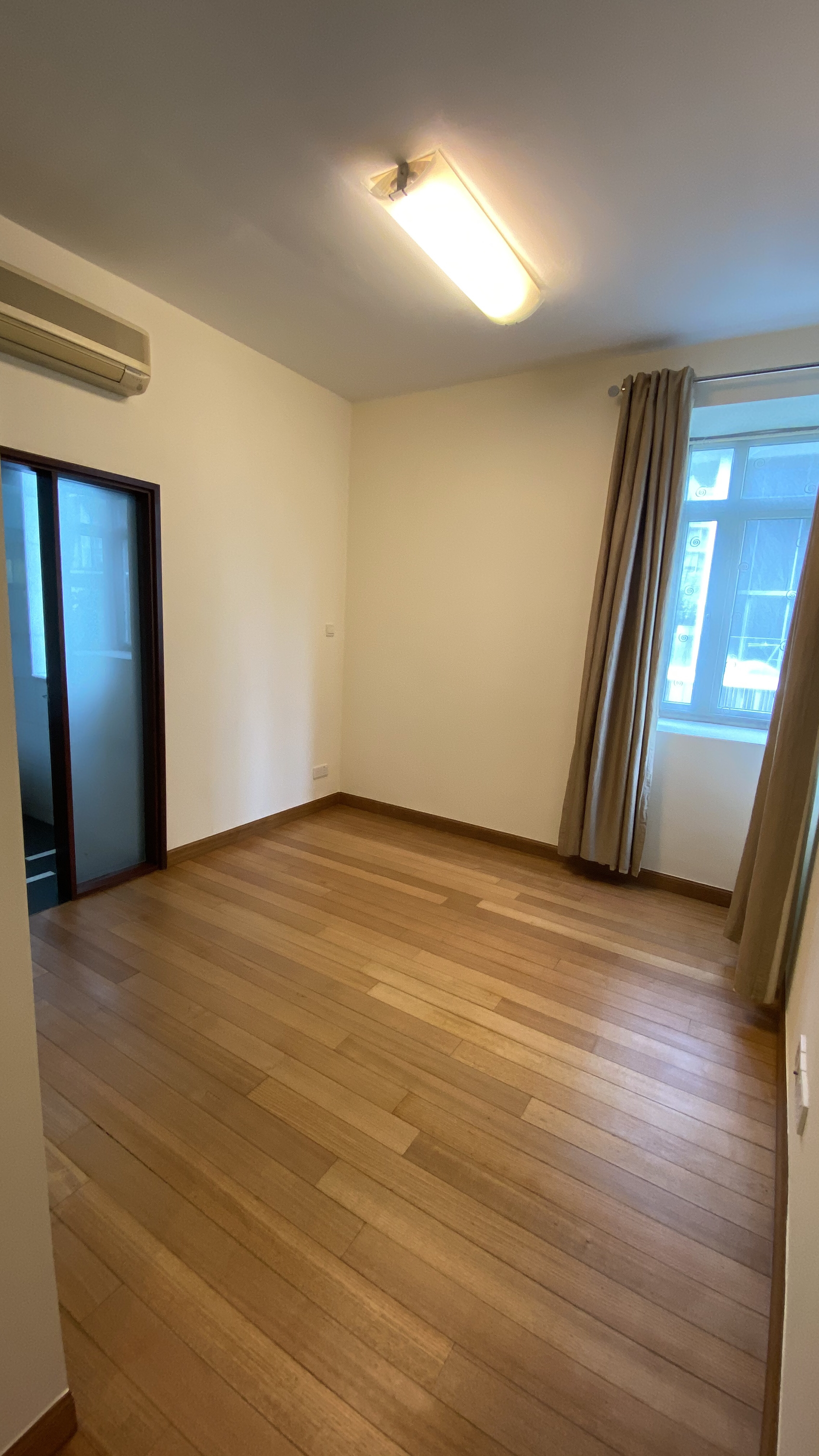 For Rent - Robertson 100