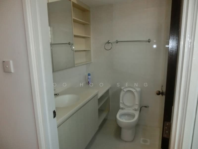 Riverwalk Apartments, 20 Upper Circular Road, 2 Bedrooms, 1,260 sqft, Apartment For Rent, by Foo Hoo Seng, 3637726 - MASTER BATHROOM  - PropertyGuru.com.sg