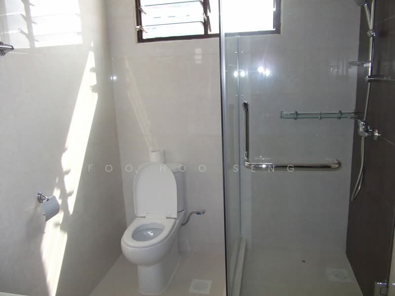 Riverwalk Apartments, 20 Upper Circular Road, 2 Bedrooms, 1,260 sqft, Apartment For Rent, by Foo Hoo Seng, 3637726 - COMMOM BATHROOM  - PropertyGuru.com.sg