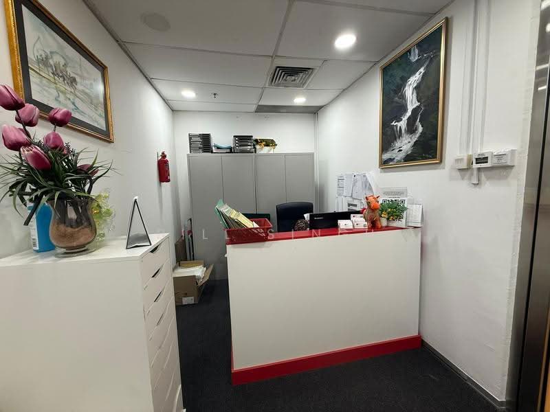 Peninsula Plaza, 111 North Bridge Road, City Hall / Clarke Quay, 1,184 sqft, Office For Sale, by Bill Singh, 3770384 - Interior - CommercialGuru.com.sg