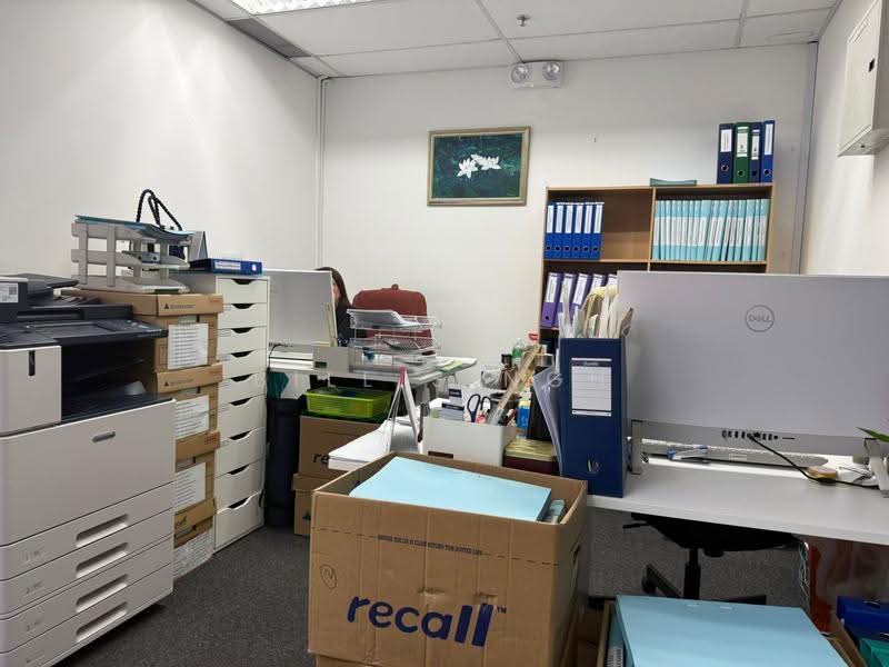Peninsula Plaza, 111 North Bridge Road, City Hall / Clarke Quay, 1,184 sqft, Office For Sale, by Bill Singh, 3770384 - Study - CommercialGuru.com.sg