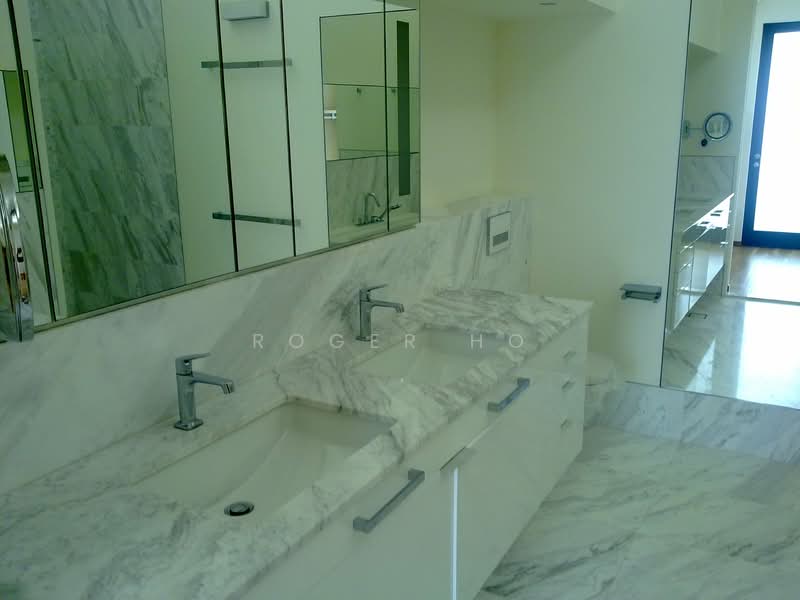 8 Nassim Hill, 8 Nassim Hill, 4 Bedrooms, 3,300 sqft, Apartment For Rent, by Roger Ho, 3826789 - Master toilet 2 - PropertyGuru.com.sg