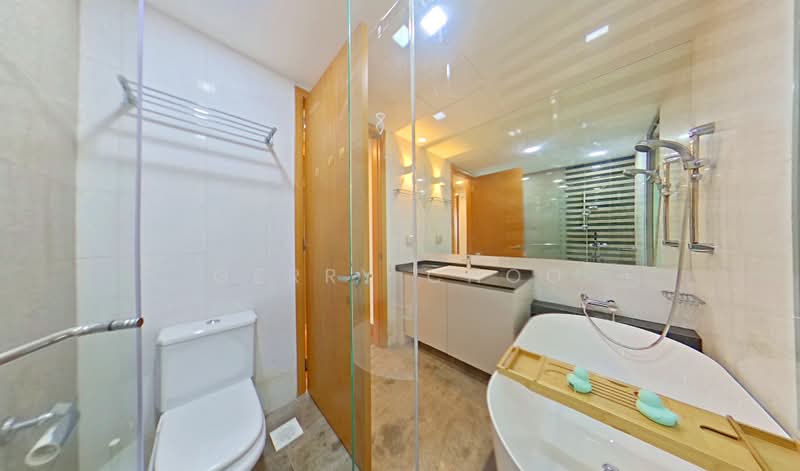 The Serenade @ Holland, 371 Holland Road, 3 Bedrooms, 1,152 sqft, Condominium For Rent, by Gerry Choo, 4083967 - Master Bathroom - PropertyGuru.com.sg