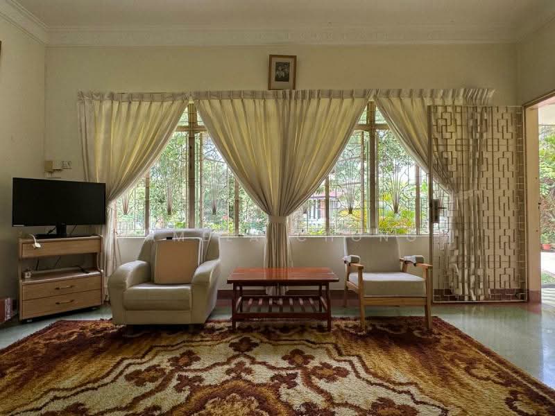 STUNNING ELEVATED PLOT FOR REBUILD⭐️ PERFECT DIMENSIONS ⭐️CHESTNUT GCBA ☎️PAM 90228600, Chestnut / Dairy Farm, 3 Bedrooms, 1,600 sqft, Detached House For Sale, by Pamela Chong, 4514702 - PropertyGuru.com.sg