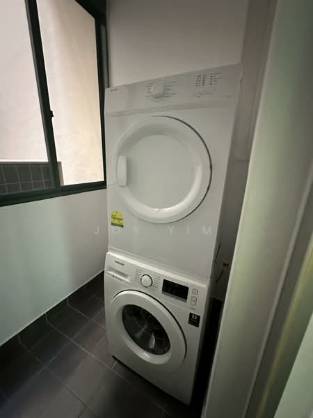 Palm Spring, 16 Ewe Boon Road, 2 Bedrooms, 1,100 sqft, Condominium For Rent, by Joy Yim, 4733659 - Backyard - PropertyGuru.com.sg